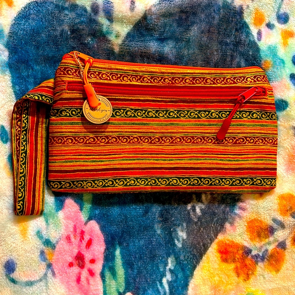 Wristlet purse